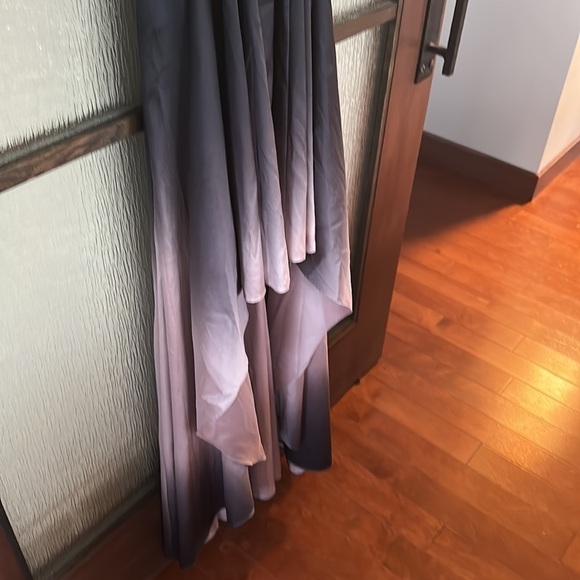 Badgley Mischka
Black Ombre High Low Gown size 2 EUC - Picture 9 of 11